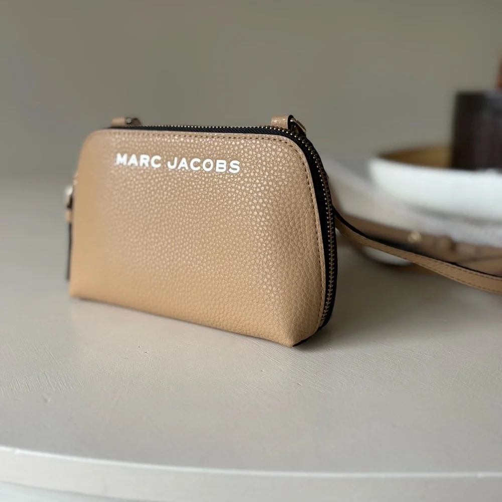 Marc Jacobs Tan Pebbled Leather Crossbody - Picture 2 of 6
